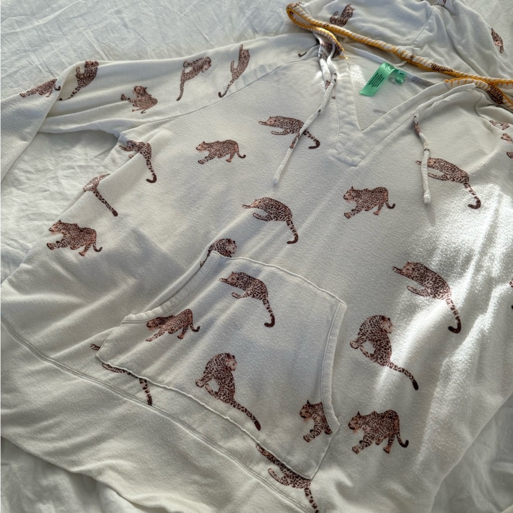 Honeydew leopard print hoodie - Picture 1 of 3
